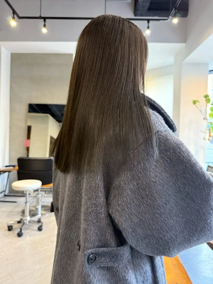 ミディアム カラー ブリーチ 透明感カラー グレージュ ブリーチなしカラー オリーブグレージュ カット 縮毛矯正 レイヤー / ボブ/ 暖色/ sakiのヘアスタイル