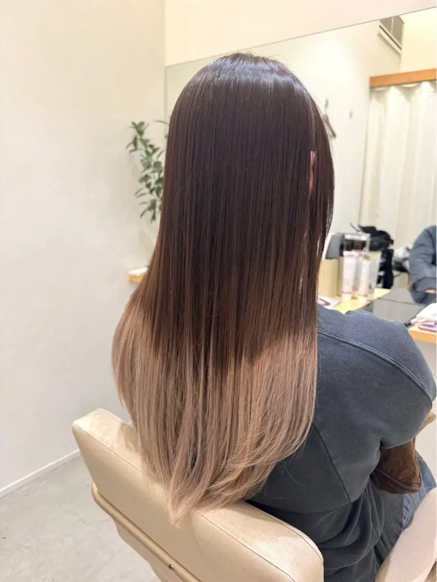 ロング カラー ブリーチ グラデーションカラー 森山 遥葵のヘアスタイル