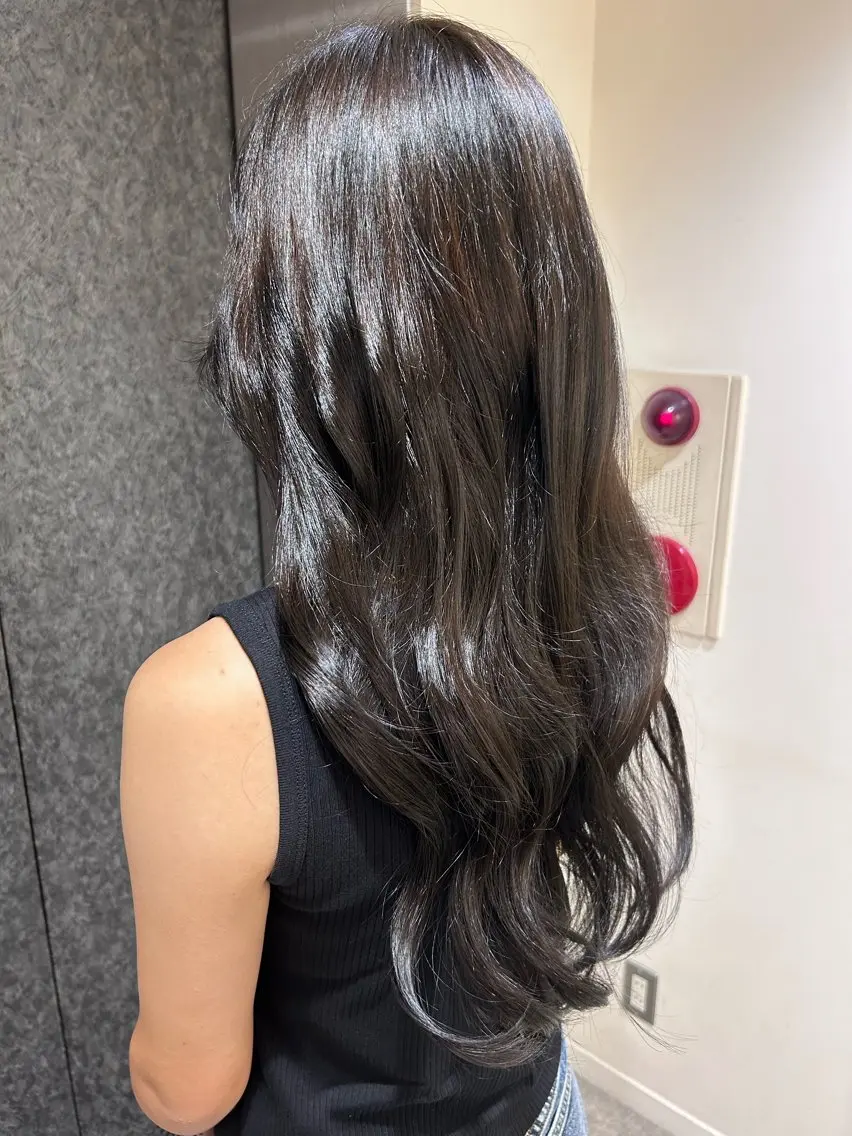ロング ヘアカラー sia / eruのヘアスタイル