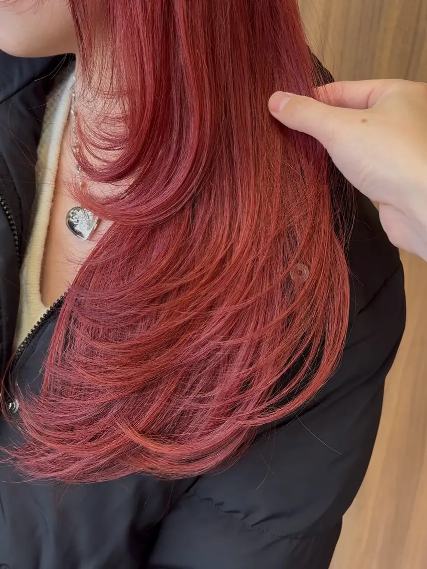 ロング カラー ブリーチ レッドカラー レイヤーカット カット ヘアカラー トリートメント 【透明感カラー】/ 【レイヤー】保坂拓也のヘアスタイル
