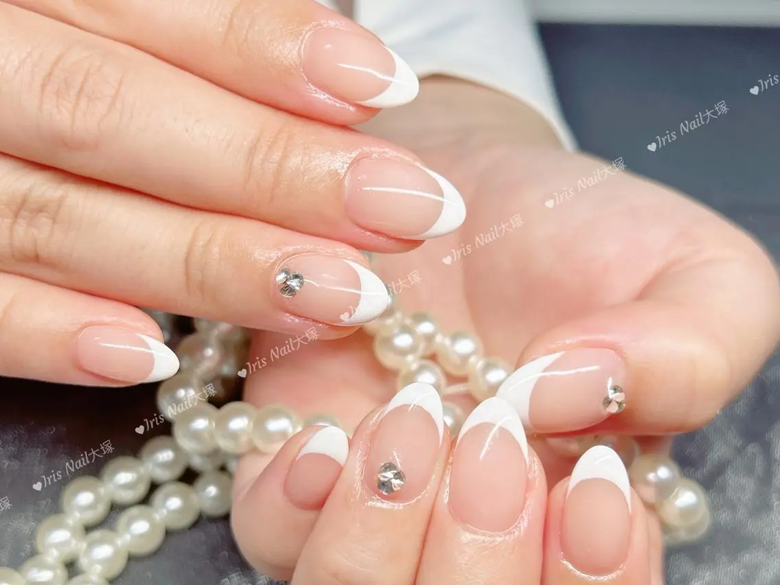 ネイル ストーンネイル ハンドネイル ハンドケア 🍒IRIS Nail🌸のネイルデザイン