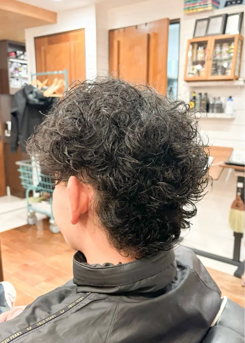 ショート パーマ メンズ メンズパーマ レイヤーカット 外ハネヘア カット パーマ 三宮メンズカット ヨシイッキのヘアスタイル