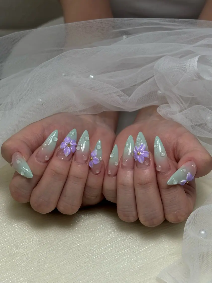 ネイル フラワーネイル ハンドネイル フットネイル Emi Nailのネイルデザイン
