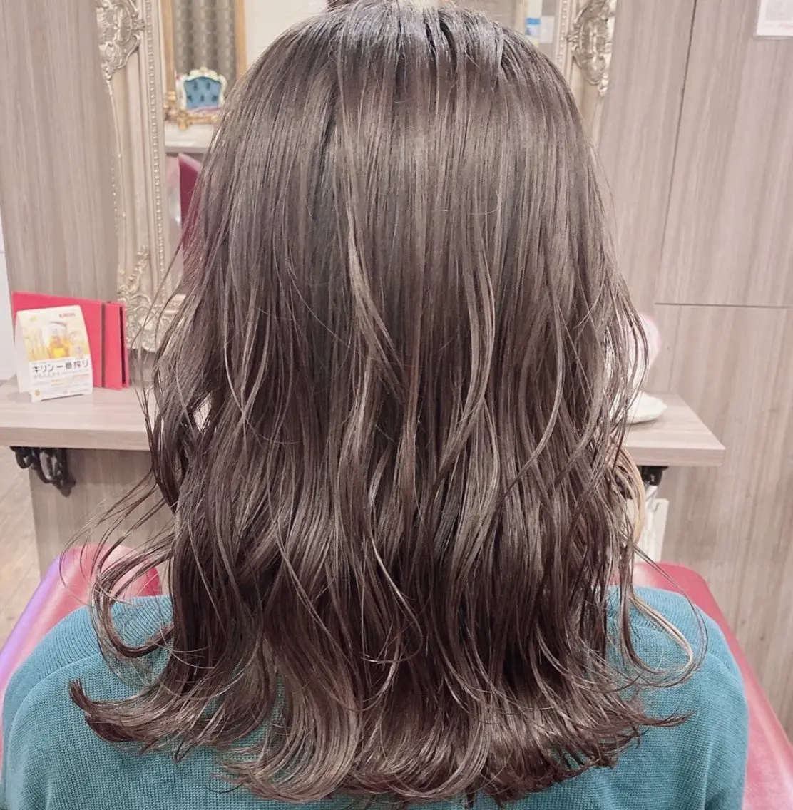 セミロング カラー 門原 理子のヘアスタイル