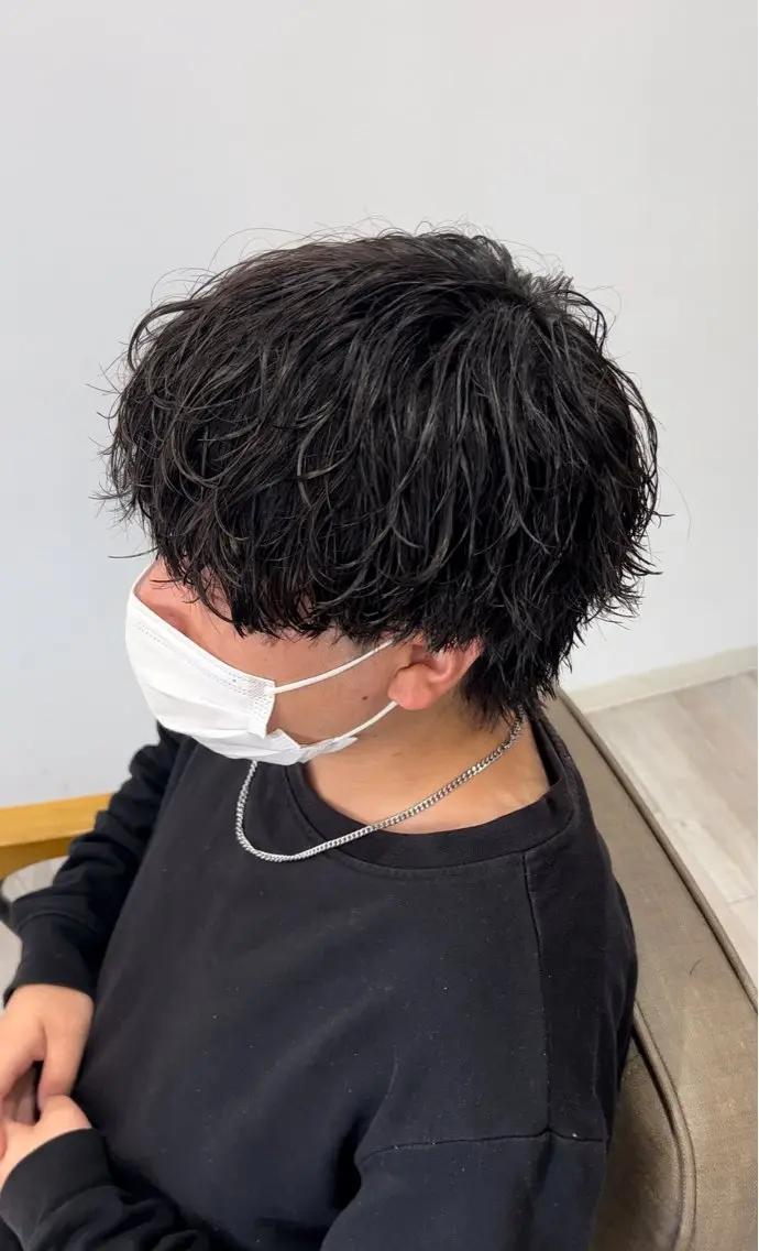 パーマ メンズ メンズパーマ 波巻きパーマ メンズウルフカット ウルフカット 奥村 悠晏のヘアスタイル