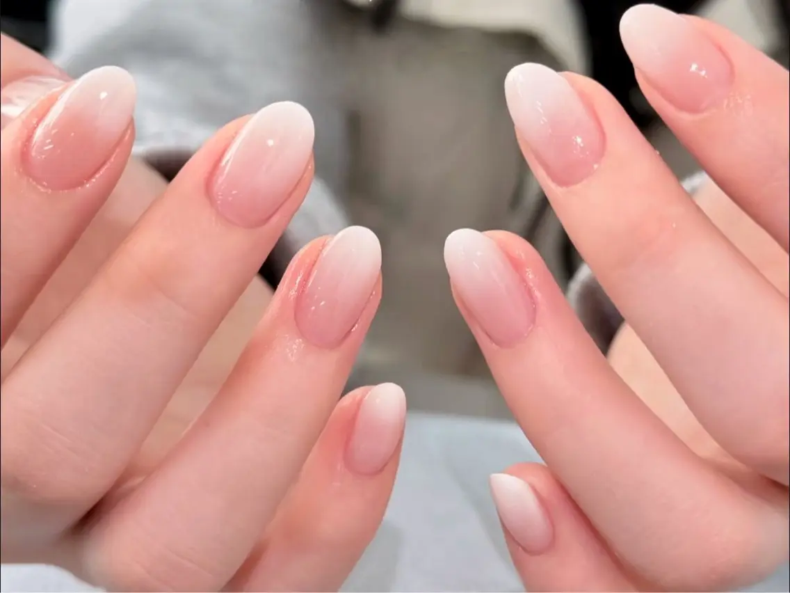 ミディアム ハンドネイル ハンドケア NAILS Soraのネイルデザイン