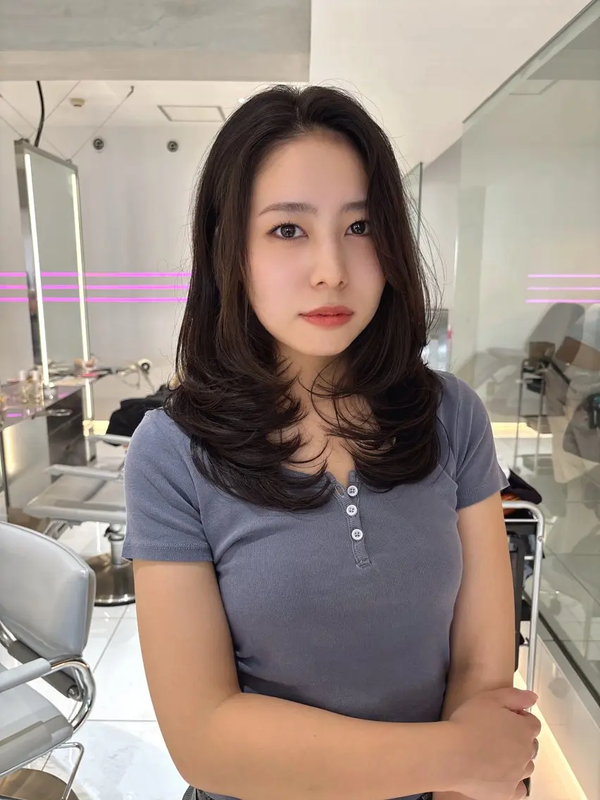 ミディアム mino🌼🌈 レイヤー/透明感のヘアスタイル