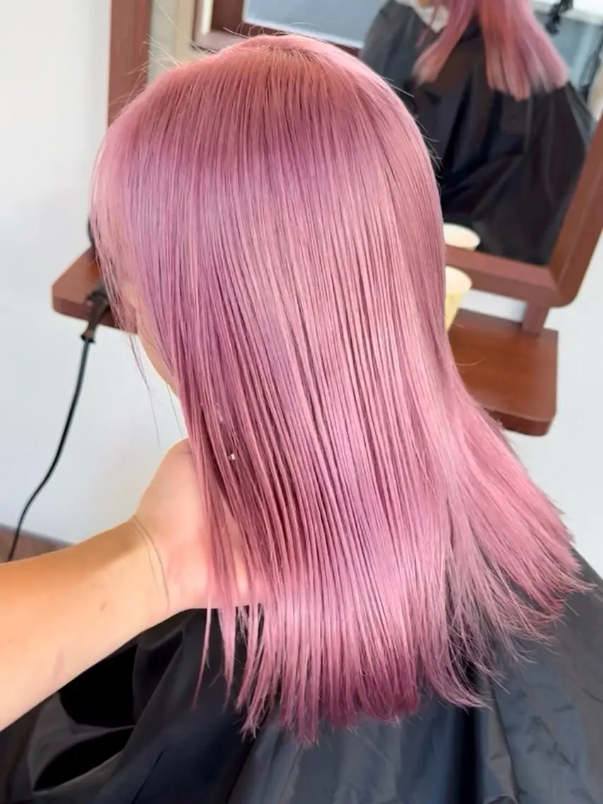 ミディアム カラー ブリーチ ブロンド ケアブリーチ 透明感カラー ダブルカラー レイヤー専門家 ダブルカラー修のヘアスタイル