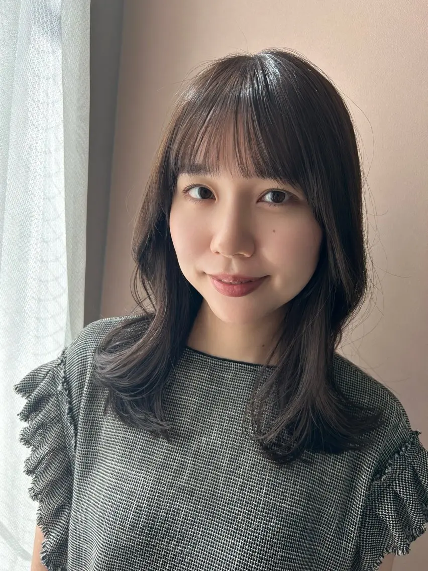 セミロング カラー 透明感カラー グレージュ hubhair レイヤー/透明感のヘアスタイル