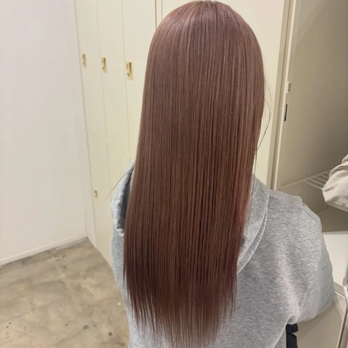 ロング カラー ブリーチ カット ヘアカラー 田中 梨緒のヘアスタイル