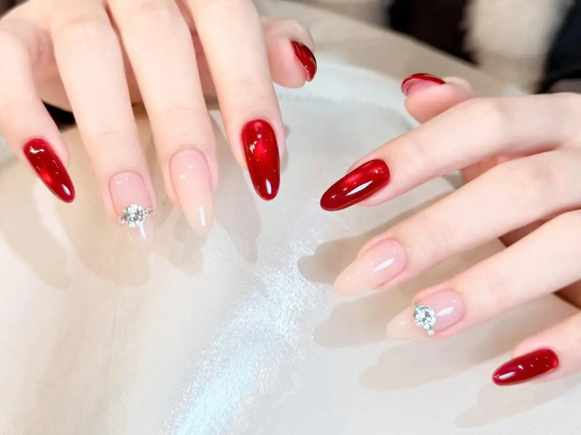 ネイル オーロラネイル チークネイル 長さ出し フットネイル フレンチネイル ハンドネイル ハンドケア Zz nail salonのネイルデザイン