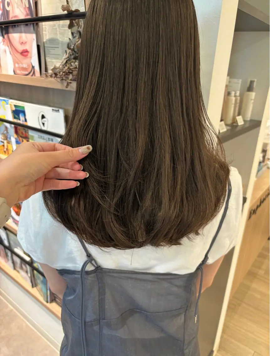 ミディアム モテ髪🫧赤み消し カラー表参道きょうこのヘアスタイル