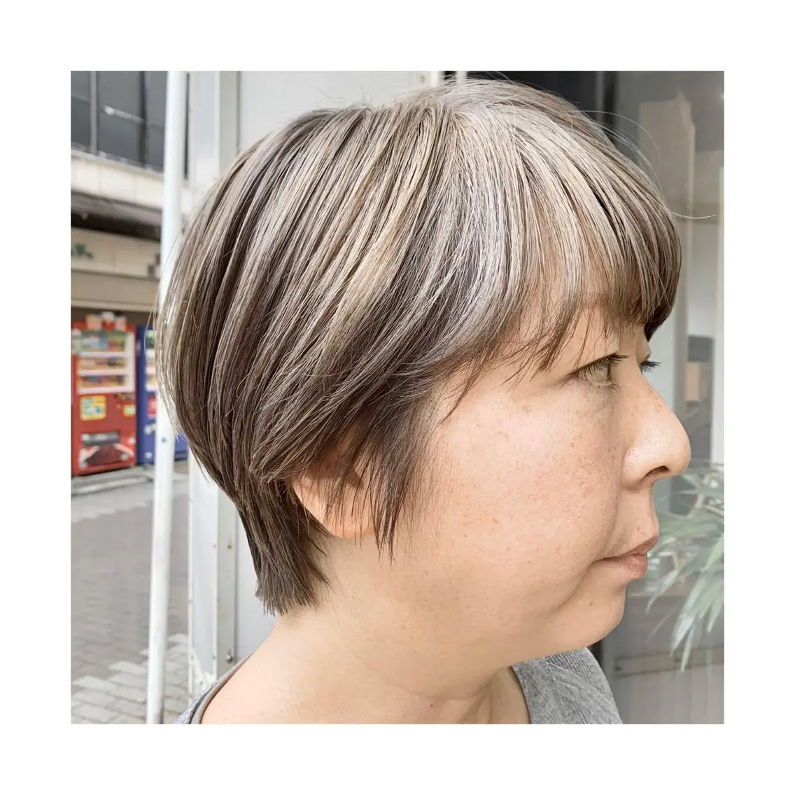 ショート カラー ベージュカラー 竹内 康浩のヘアスタイル