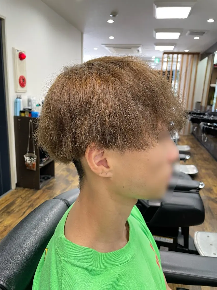 ショート カラー メンズ メンズブリーチ ベージュカラー ブリーチ グレージュ Nakada Chikaのヘアスタイル