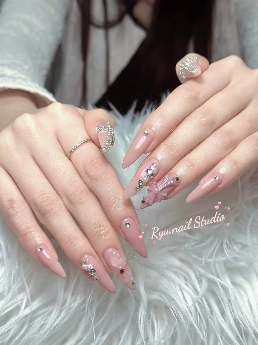 ネイル アートネイル フレンチネイル ジェルネイル キラキラネイル ニュアンスネイル Ryu Nail YukiChanのネイルデザイン