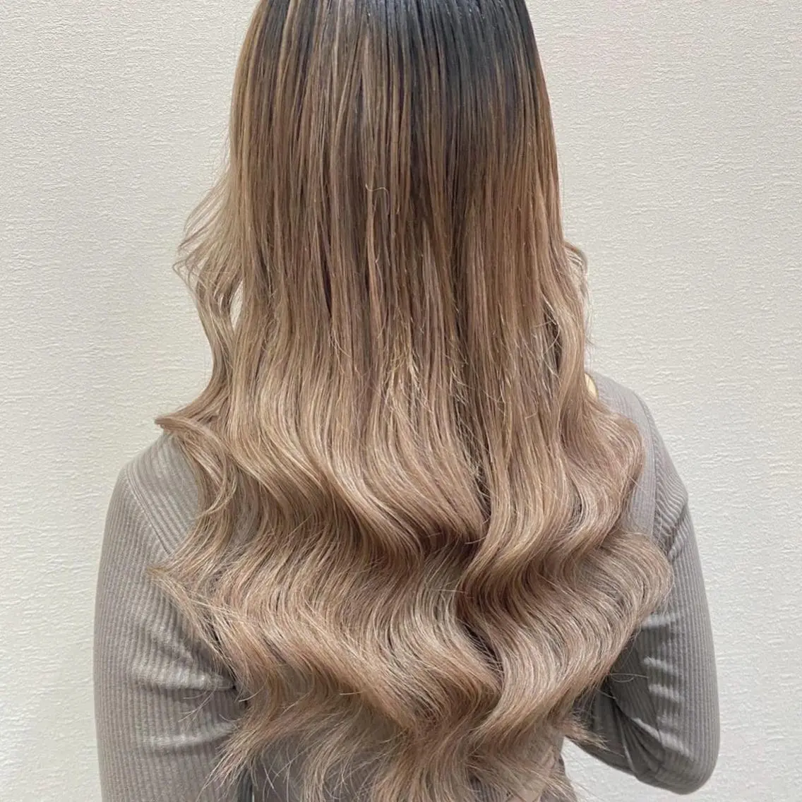 ロング PREss Natsumiのヘアスタイル
