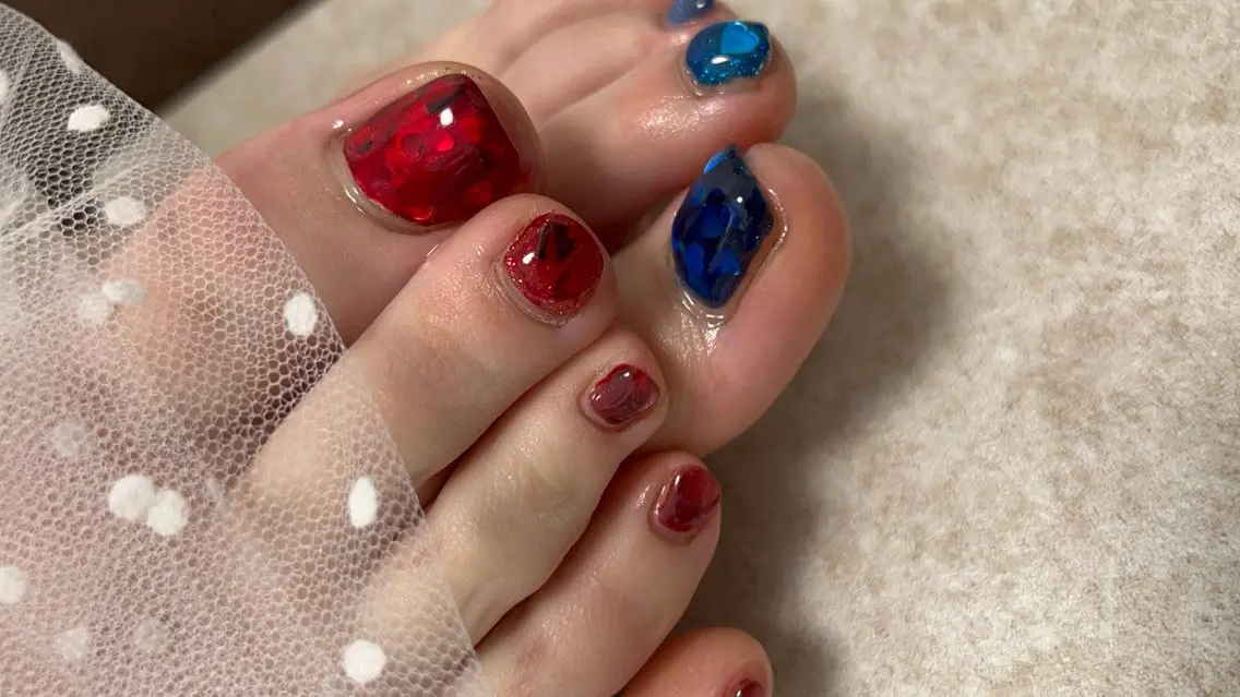 ネイル フットネイル ミディアムネイル 持ち込み バレンタイン Bell Nailのネイルデザイン