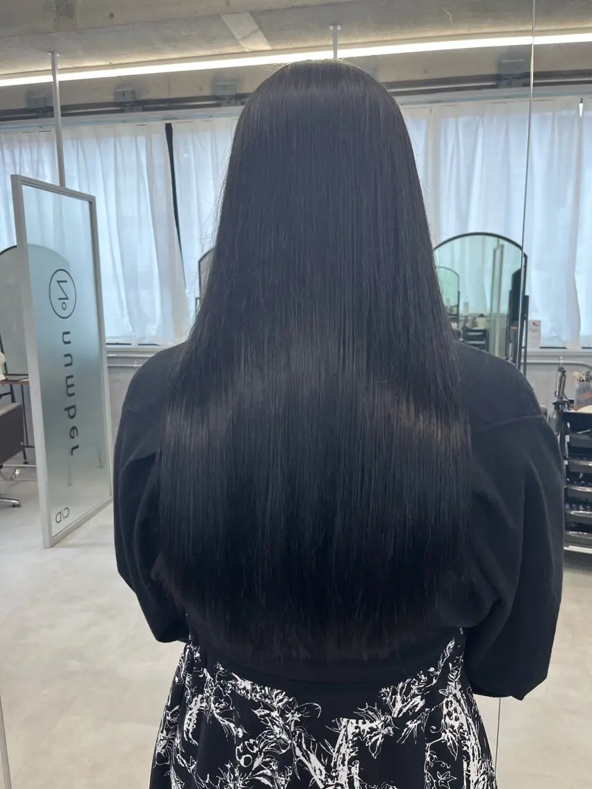 ロング カラー 黒髪 ブルーカラー ブルーブラック トリートメント カット ヘアカラー トリートメント NUMBER 天王寺 🌼yuriのヘアスタイル