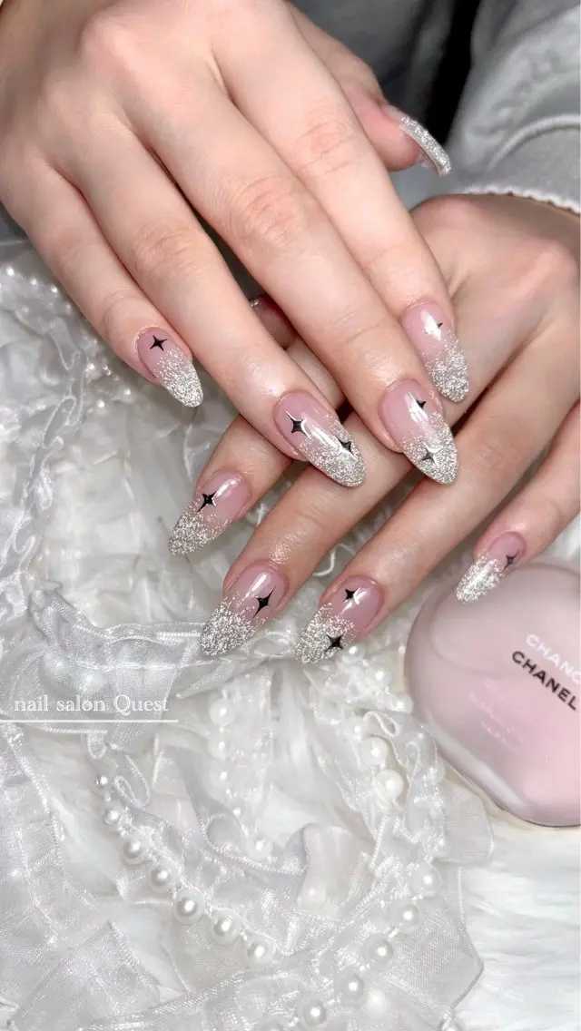 ネイル フラッシュネイル グラデーション キラキラネイル nailsalon Questのネイルデザイン
