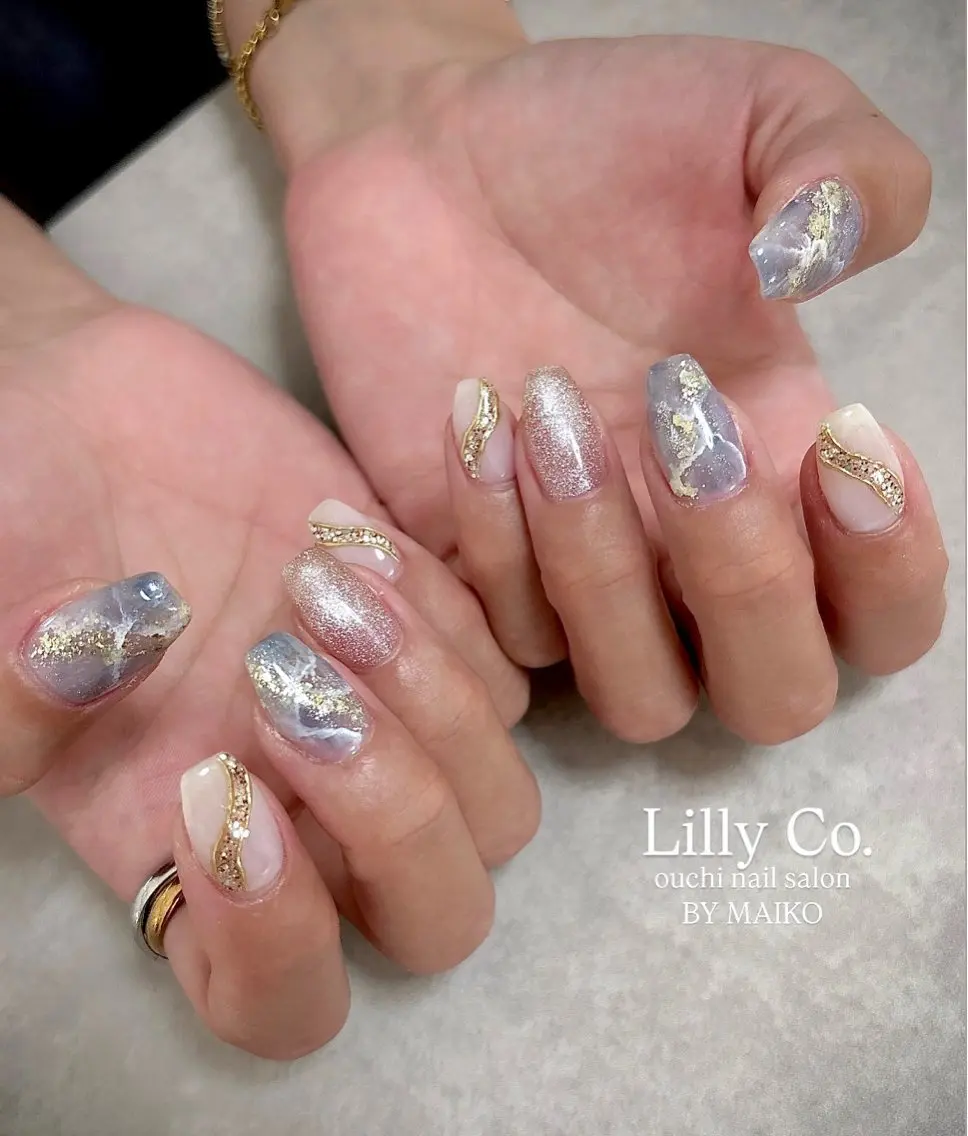 ネイル ブルー ニュアンスネイル ハンドネイル ハンドケア Lilly Co.のネイルデザイン