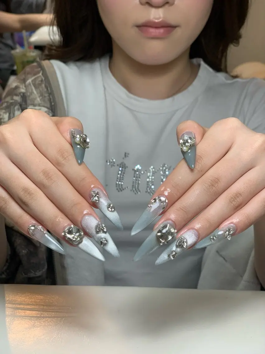 ネイル アートネイル 長さ出し ジェルネイル マグネットネイル ニュアンスネイル ハンドネイル Cloudy Chan 歌舞伎町のネイルデザイン