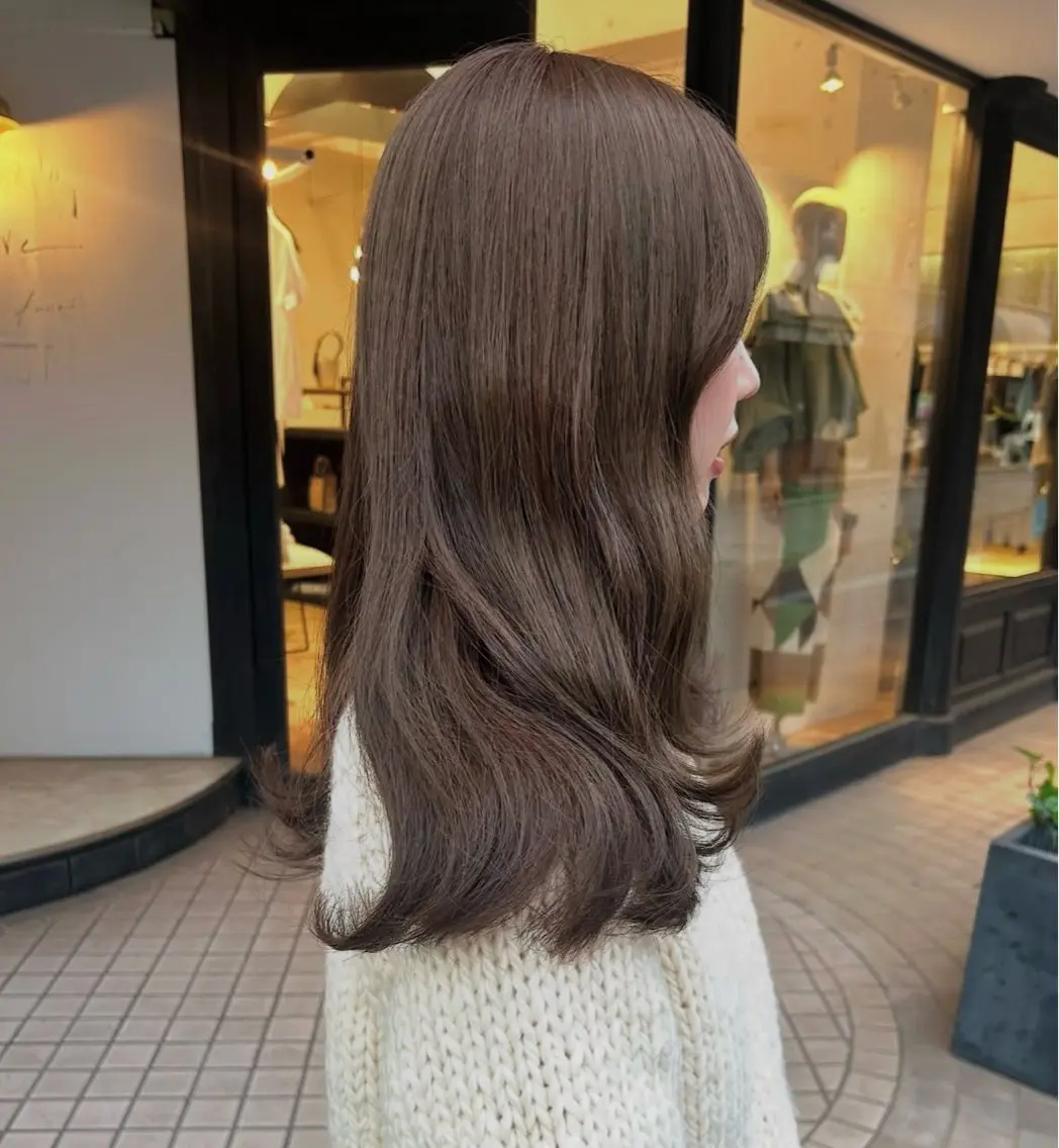 セミロング カラー 竹林 詩織のヘアスタイル