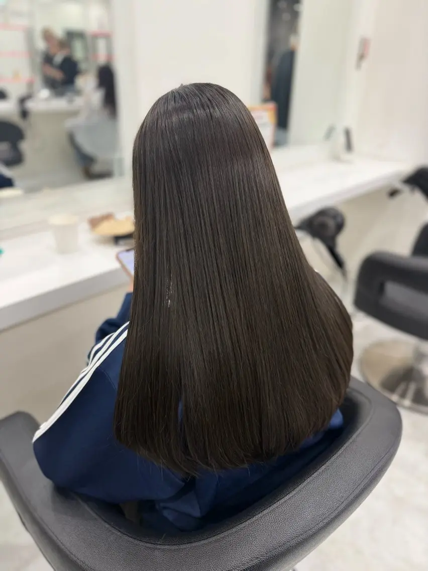 ロング カラー ブラウンカラー ヘアカラー トリートメント ラベンダー💜 グレージュ🩶のヘアスタイル