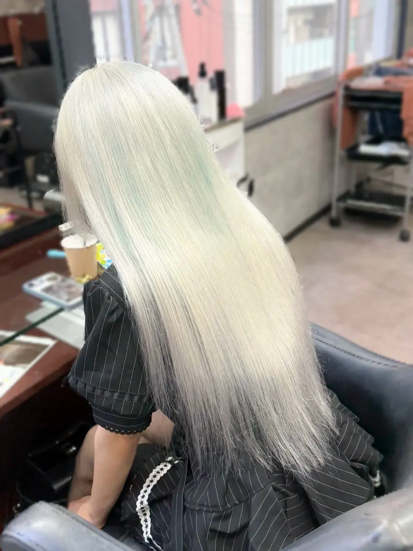 ロング カラー カット ヘアカラー トリートメント エクステ ハイトーンエクステ 🎩カズキ🎩のヘアスタイル