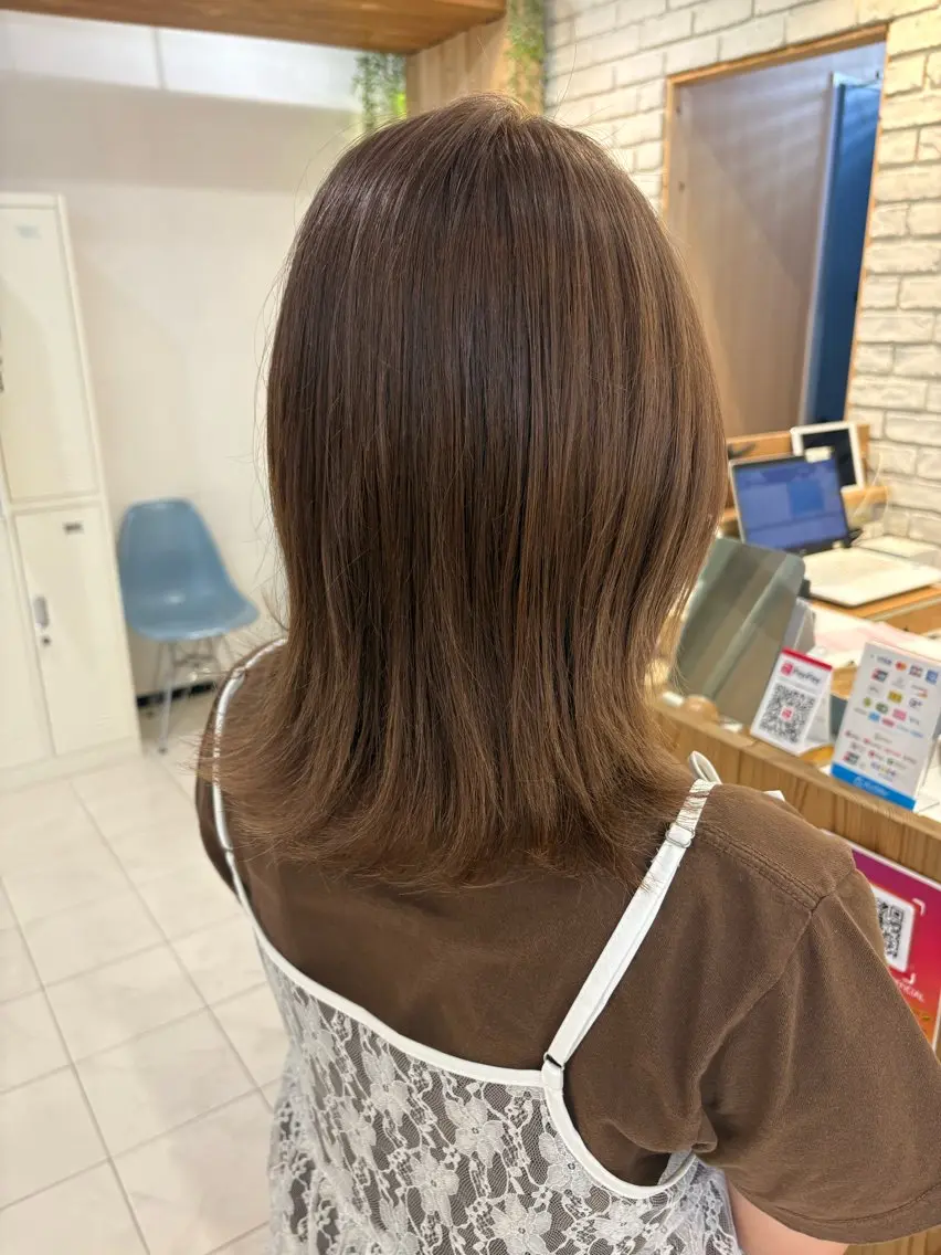 ミディアム カット ヘアカラー トリートメント レイヤー/透明感 カラー/ユウカのヘアスタイル