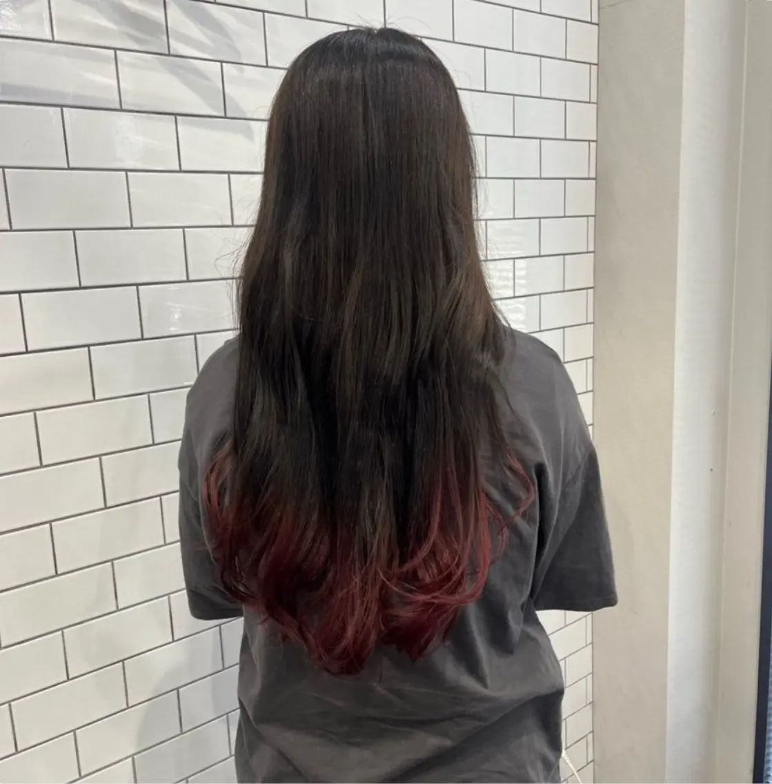 ロング カラー ヘアカラー 友滝 真菜美のヘアスタイル