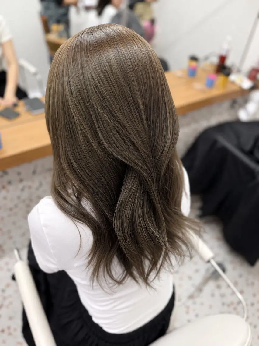 セミロング カット ヘアカラー ベージュ🤎/透明感 /ゆき🍀のヘアスタイル