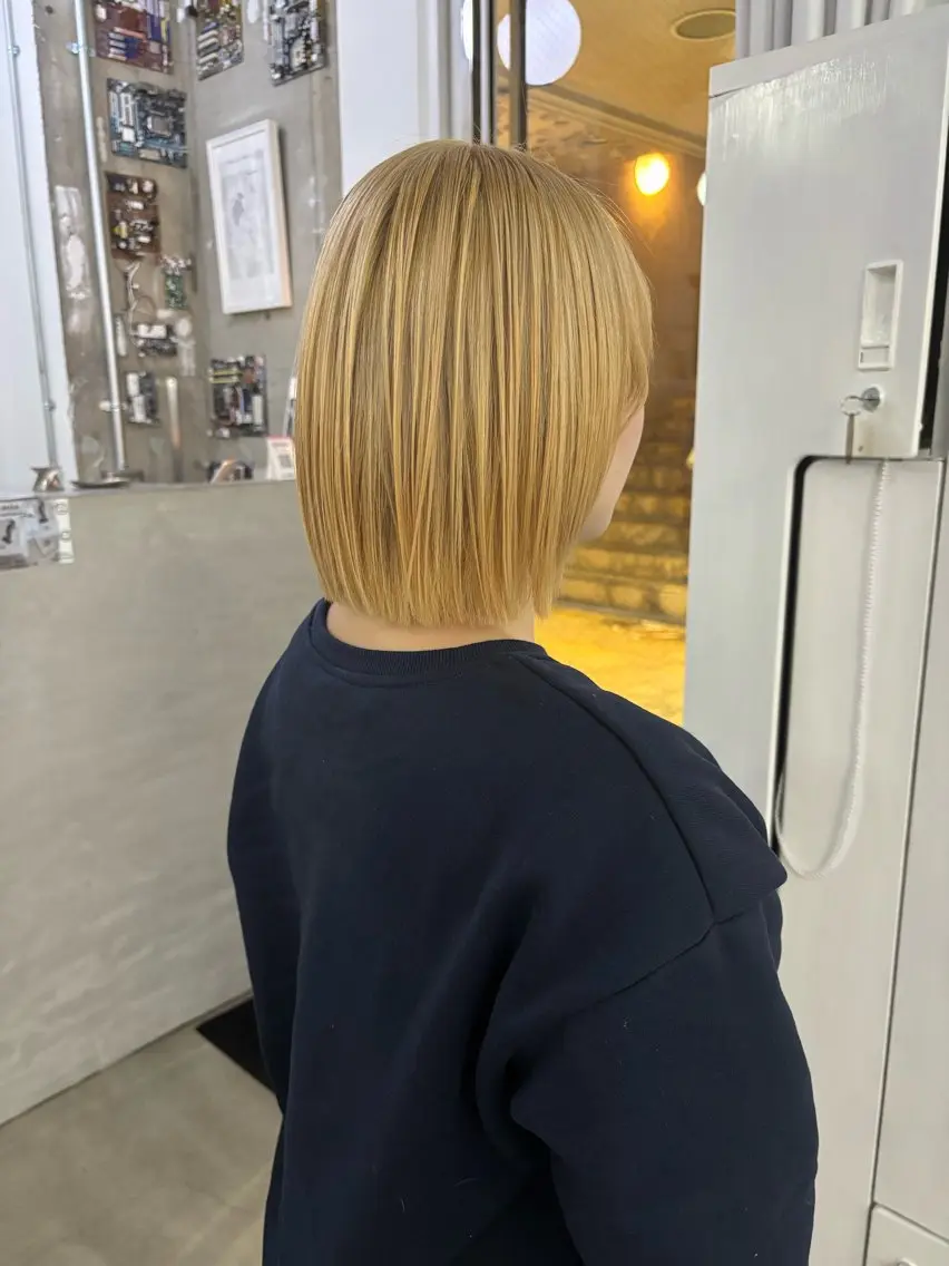 ミディアム カラー 杉水 葉月のヘアスタイル