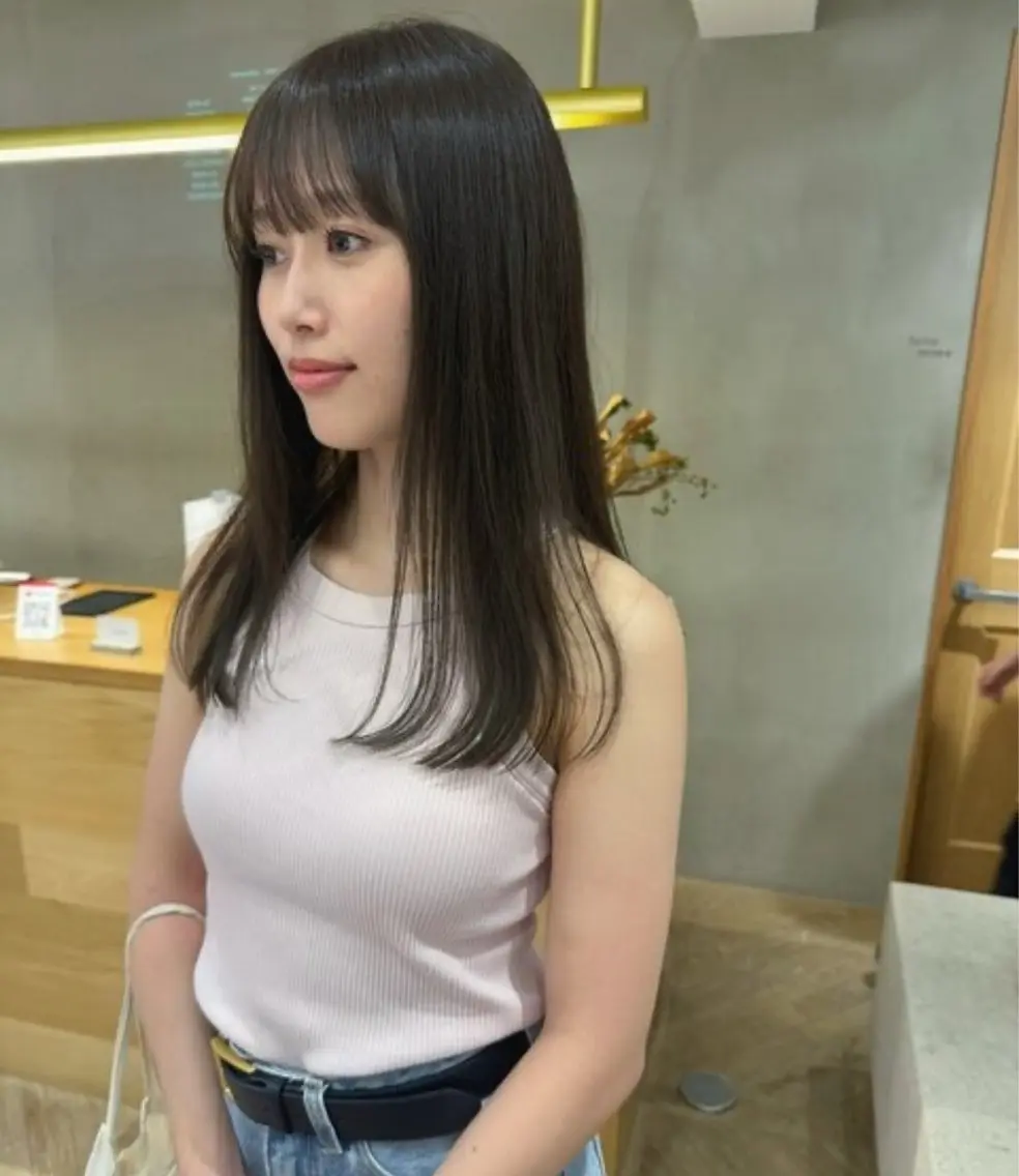ロング カット ヘアカラー 縮毛矯正 トリートメント 似合わせレイヤー ＆縮毛矯正のヘアスタイル