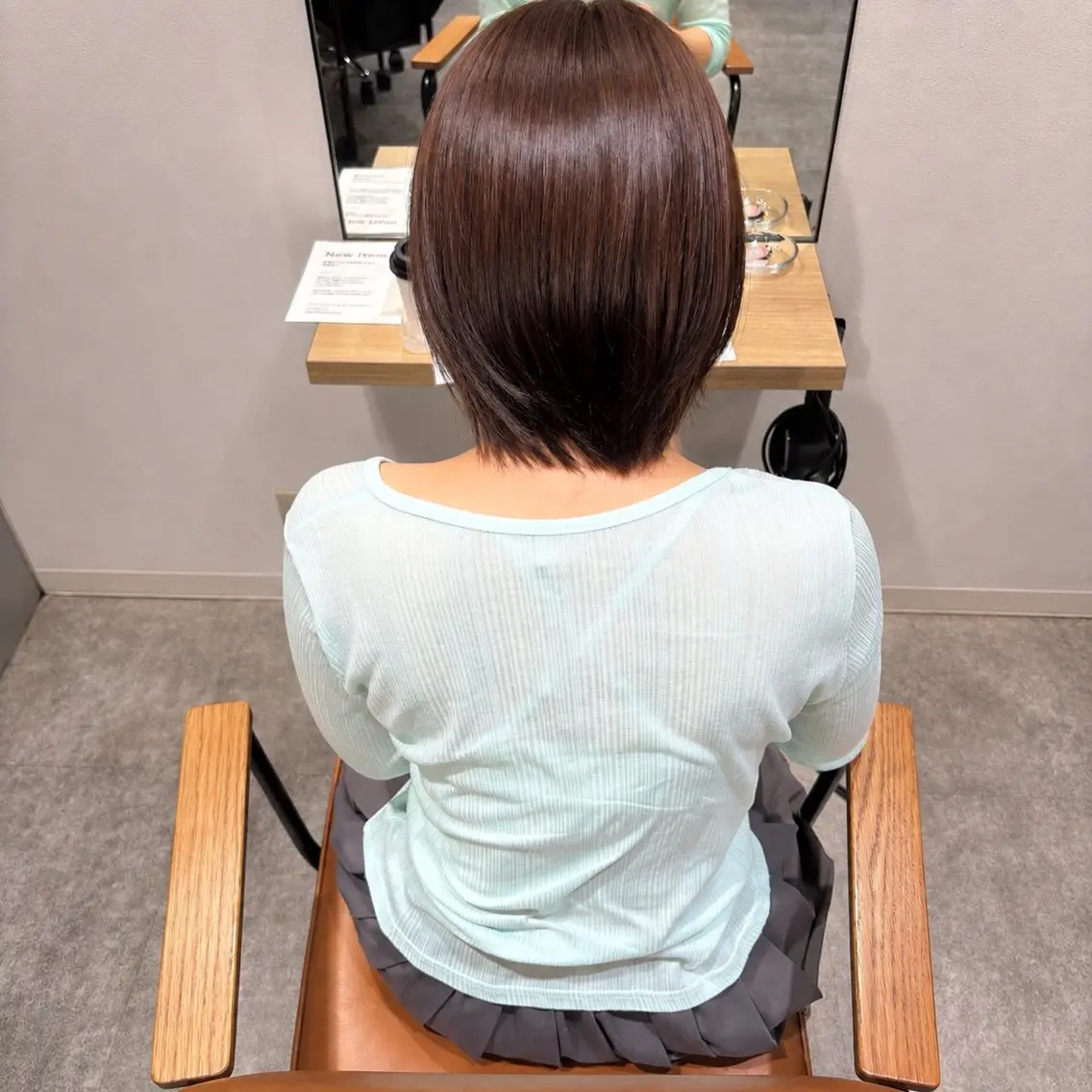 ショート カラー 加藤 歩未のヘアスタイル