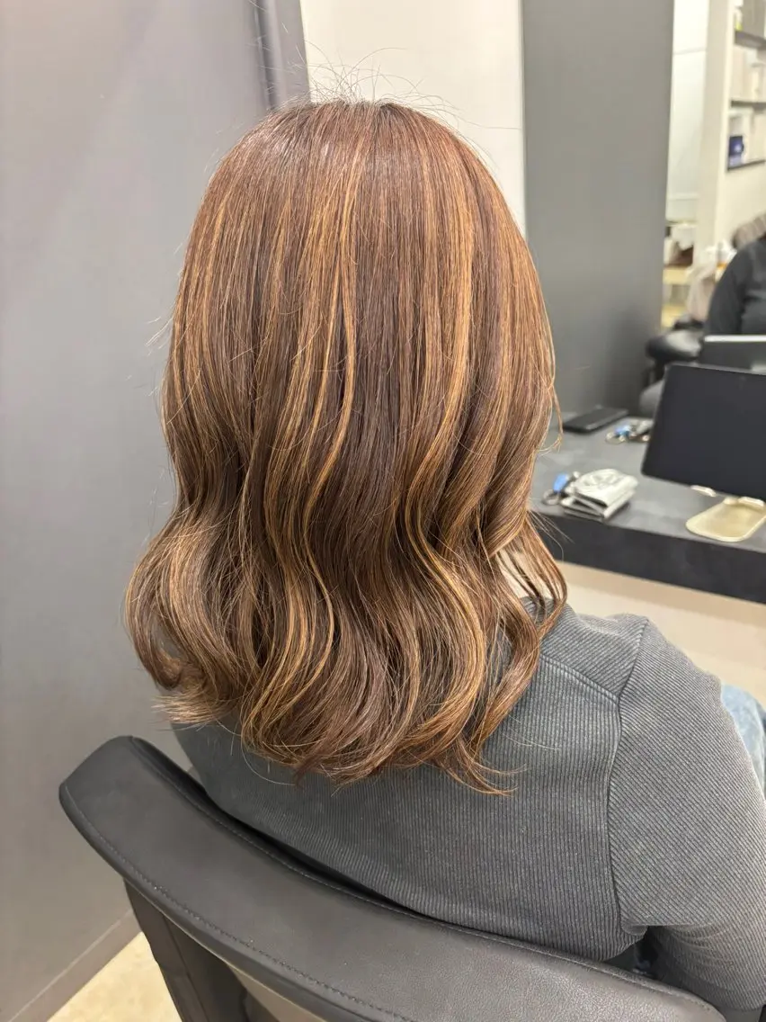 セミロング カラー ベージュカラー ハイライトカラー ハイライト ヘアカラー トリートメント 🎀レディース特化 山下 京華🎀のヘアスタイル