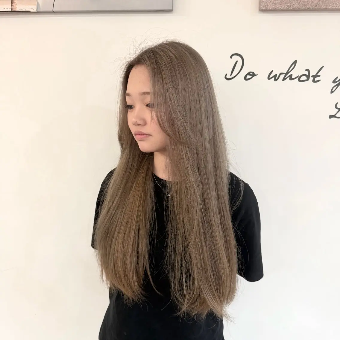 ロング カラー 塩本 琴音のヘアスタイル