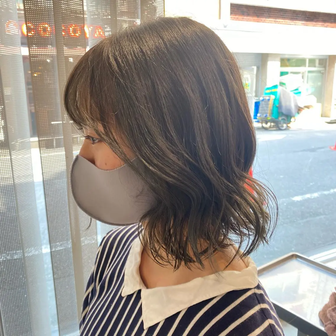 ミディアム カラー アッシュ ベージュカラー 透明感カラー 増子 祐太朗のヘアスタイル