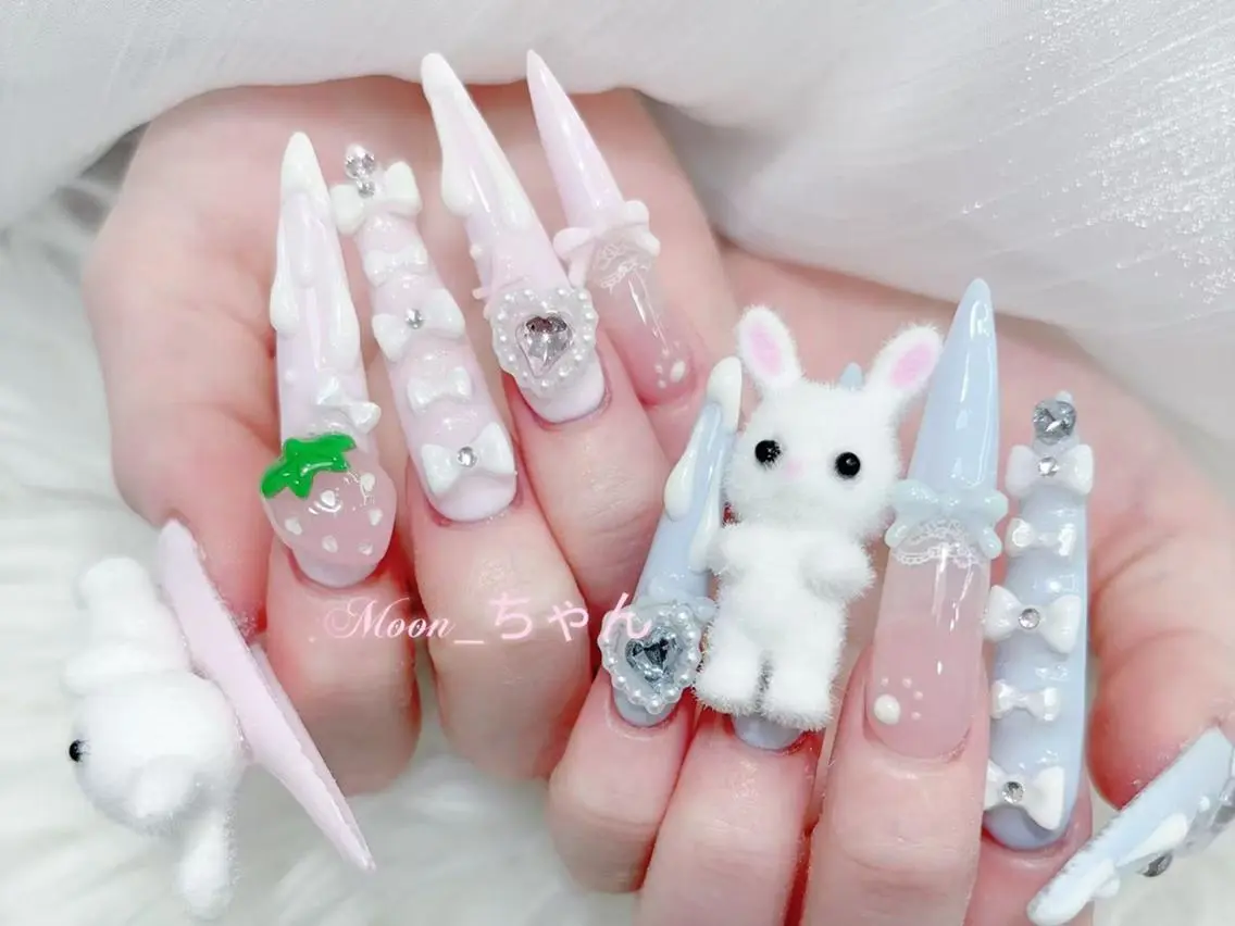 ネイル 長さ出し キラキラネイル 韓国ネイル ロングネイル マグネットネイル ハンドネイル ハンドケア Yuki🌸 nailのネイルデザイン