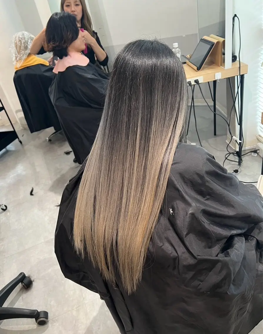 ロング カラー バレイヤージュ ベージュカラー ホワイトベージュ レイヤーカット 指名数No.1 /NAOYAのヘアスタイル