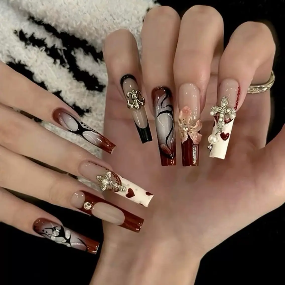 ネイル ブラウン ジェルネイル キラキラネイル 韓国ネイル ロングネイル ハンドネイル Blingg NailStudioのネイルデザイン