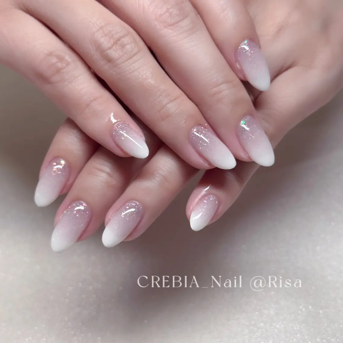 ネイル グラデーション ラメ(グリッター) ラメグラデーション オフィスネイル CREBIA Nailのネイルデザイン