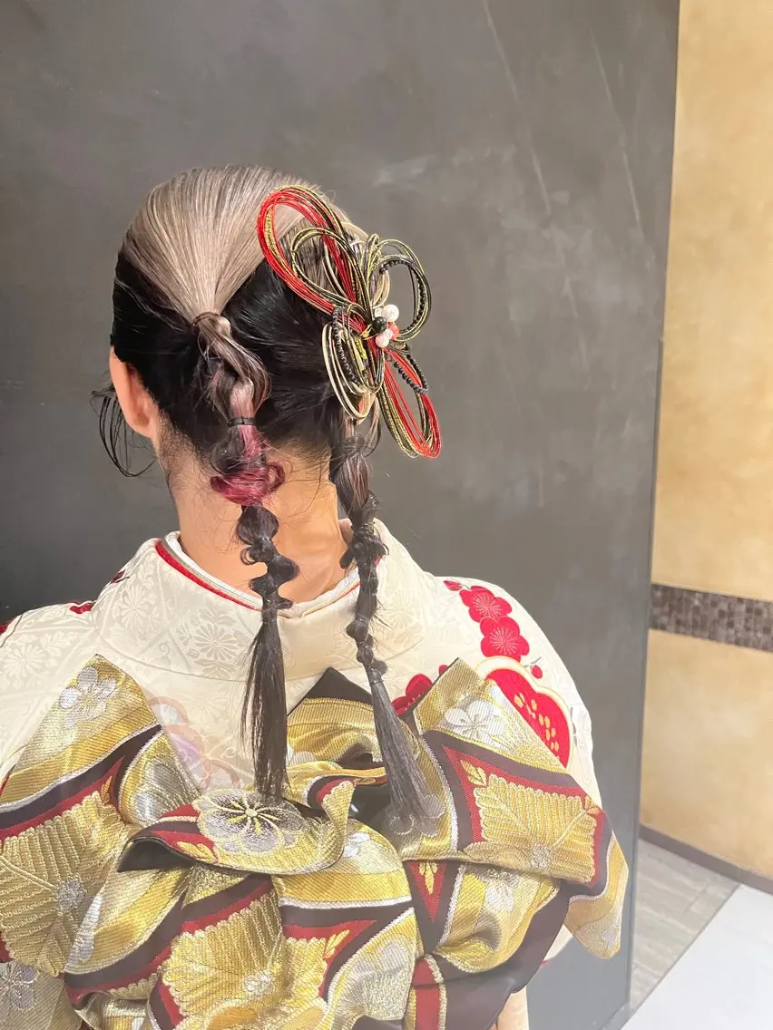 ヘアアレンジ 成人式 ミヤワキ モモコのヘアスタイル