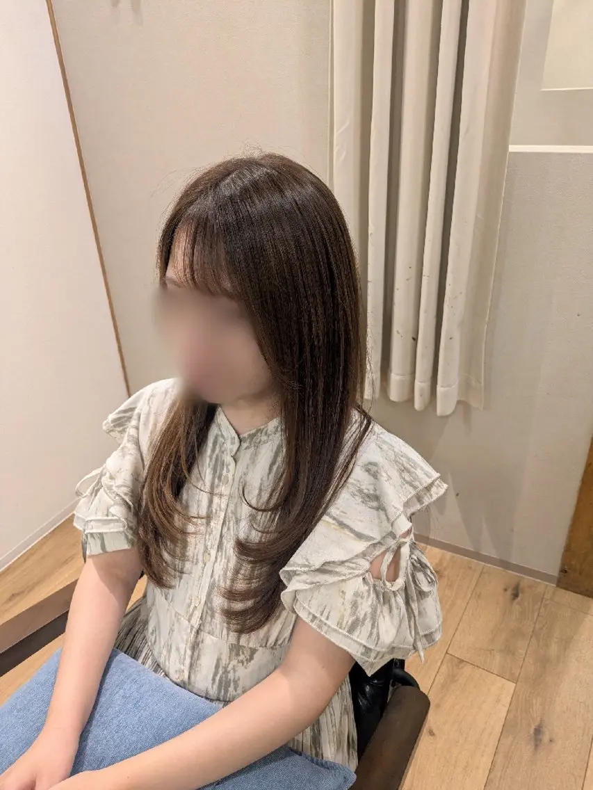 カラー ロング ベージュカラー レイヤーカット カット ヘアカラー トリートメント 有馬 葵のヘアスタイル