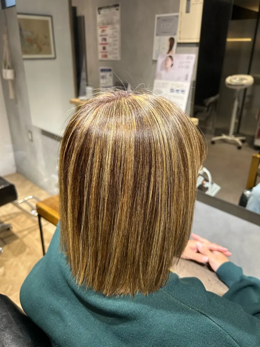 ミディアム ハイライト 金澤 七海のヘアスタイル
