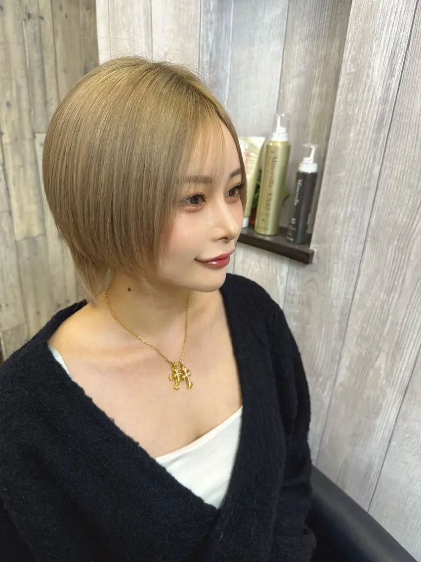 ショート カラー 艶髪ハイトーン特化 / moe 🦋のヘアスタイル