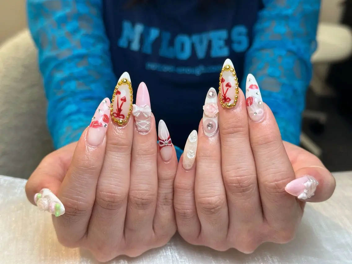ネイル グラデーション キラキラネイル ワンカラーネイル 冬ネイル Jenn Nail Salonのネイルデザイン