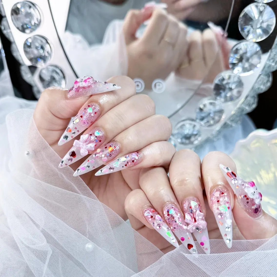 ネイル アートネイル フラワーネイル ジェルネイル キラキラネイル 韓国ネイル ハンドネイル Nova Nailのネイルデザイン