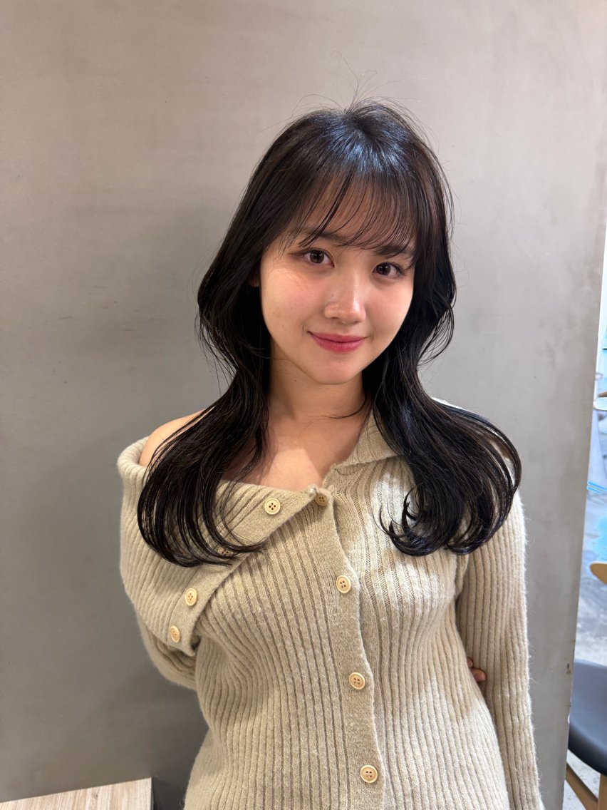 ロング カラー 顔まわりレイヤー 学生 韓国風ヘア レイヤーカット 小顔カット カット ヘアカラー トリートメント 縮毛矯正/レイヤー 髪質改善/ともきのヘアスタイル