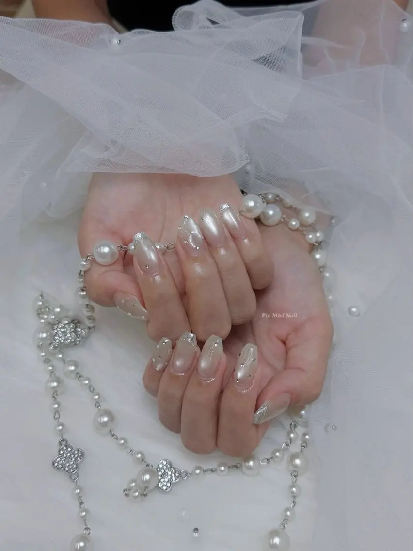 ネイル ハンドネイル HANA 長さだしのネイルデザイン