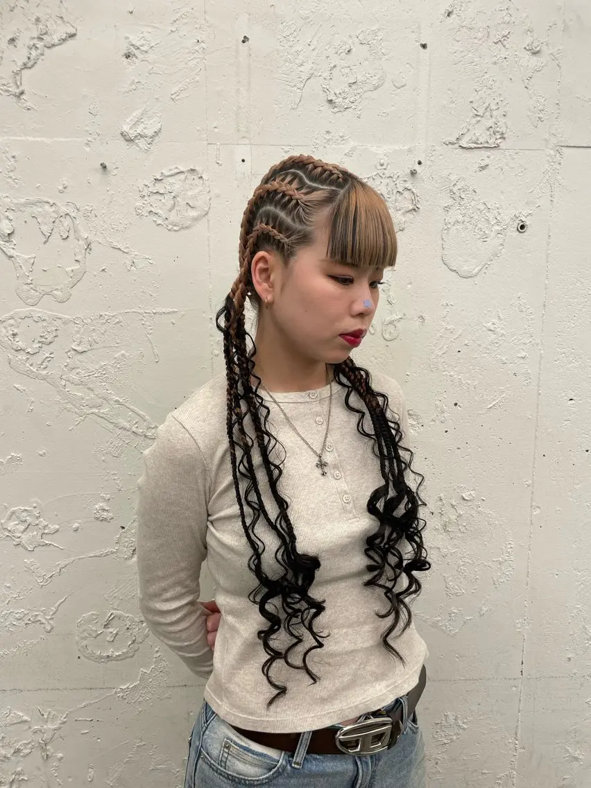 ロング ヘアアレンジ エクステ コーンロウ／ブレイズ SYUのヘアスタイル